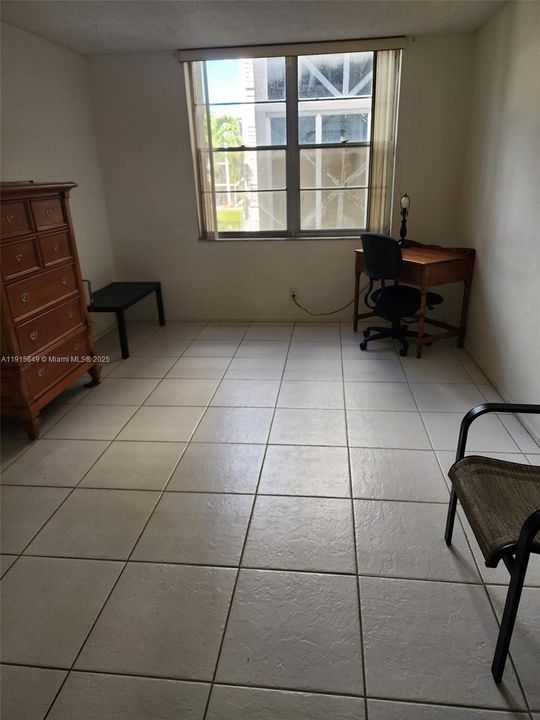 На продажу: $60,000 (1 спален, 1 ванн, 705 Квадратных фут)