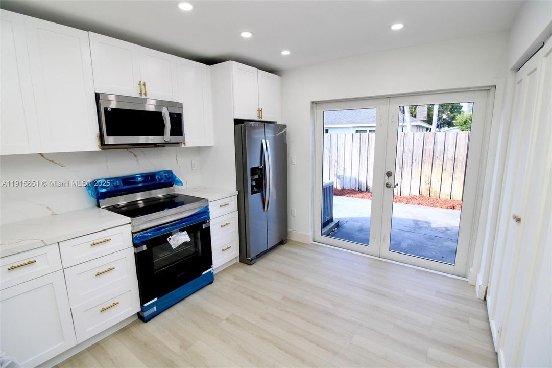 待售: $530,000 (3 贝兹, 2 浴室, 1369 平方英尺)