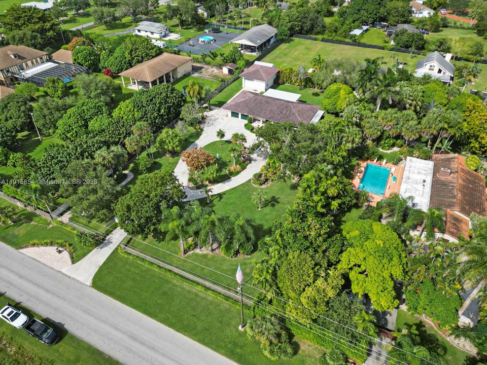 For Sale: $939,990 (3 beds, 2 baths, 2804 Square Feet)