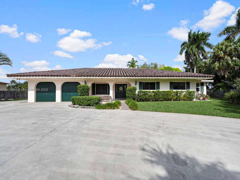 For Sale: $939,990 (3 beds, 2 baths, 2804 Square Feet)