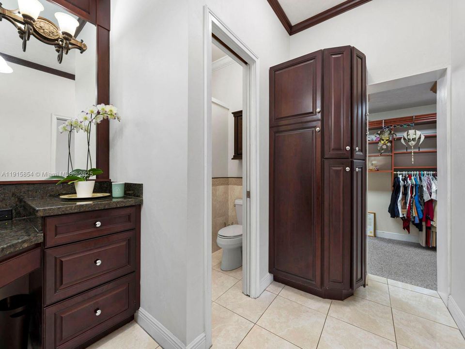 For Sale: $939,990 (3 beds, 2 baths, 2804 Square Feet)