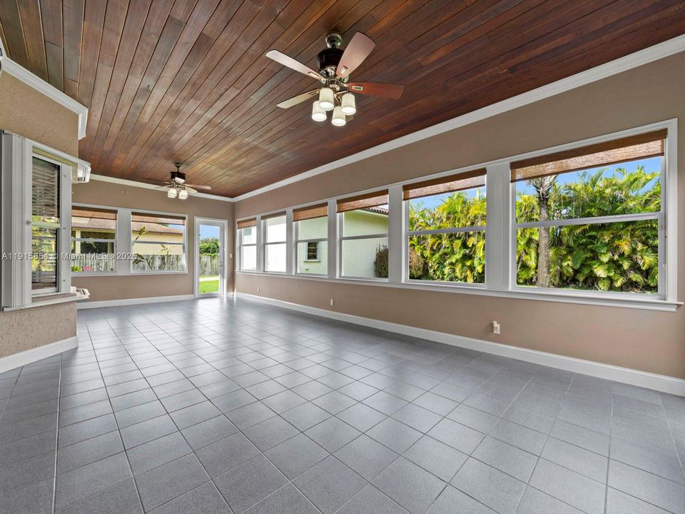 For Sale: $939,990 (3 beds, 2 baths, 2804 Square Feet)