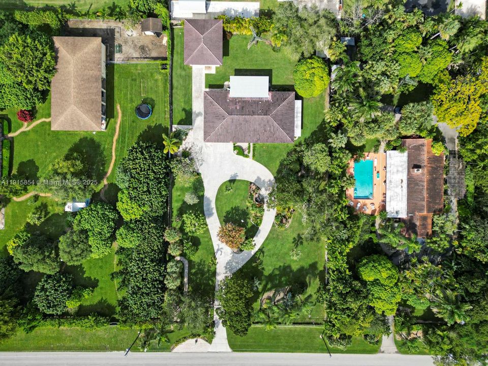 For Sale: $939,990 (3 beds, 2 baths, 2804 Square Feet)