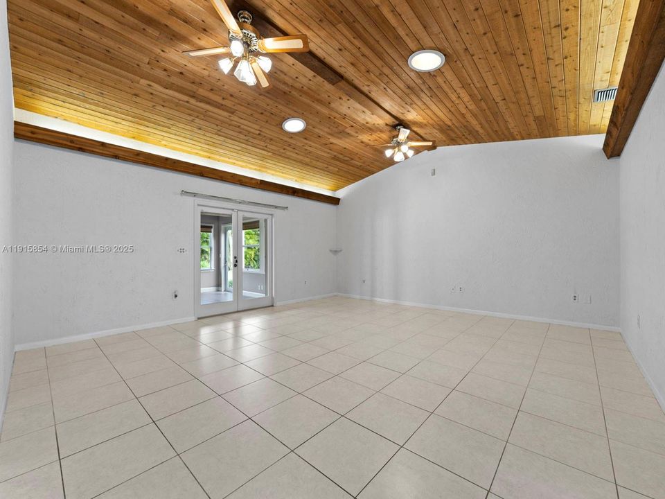 For Sale: $939,990 (3 beds, 2 baths, 2804 Square Feet)