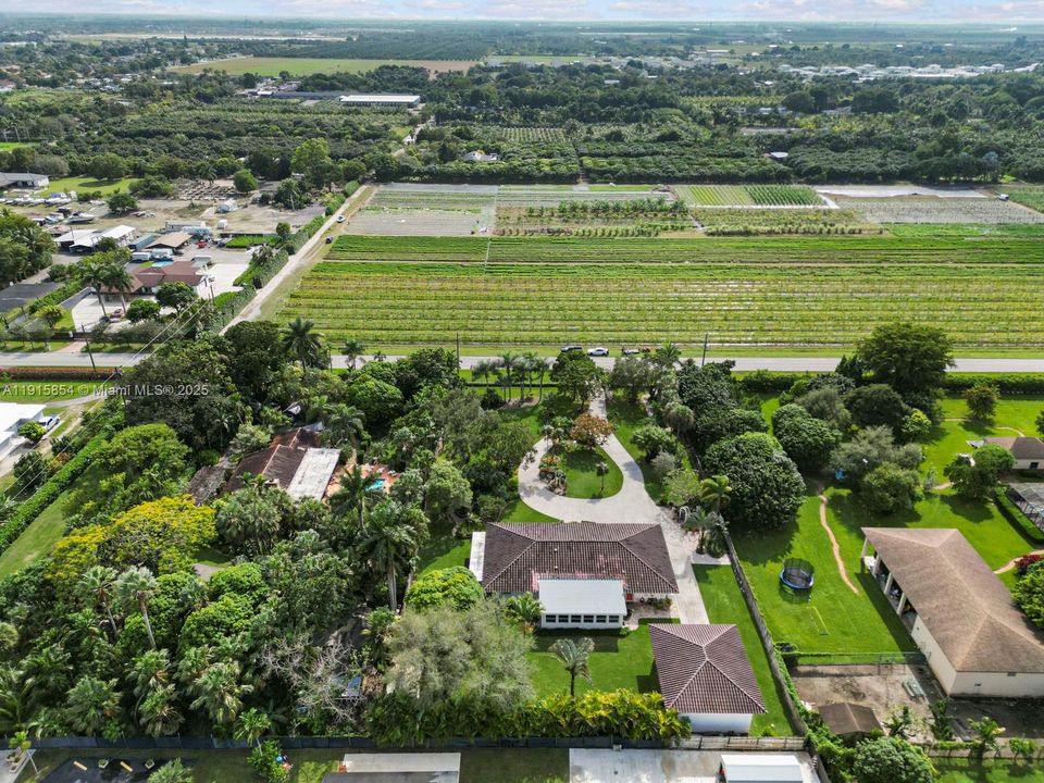 For Sale: $939,990 (3 beds, 2 baths, 2804 Square Feet)