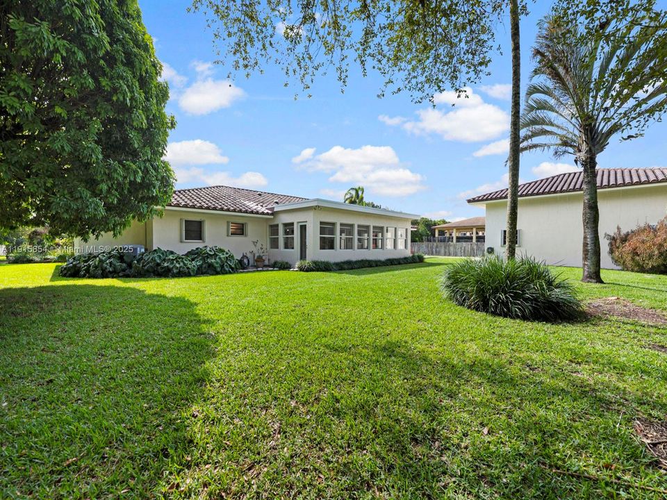 For Sale: $939,990 (3 beds, 2 baths, 2804 Square Feet)