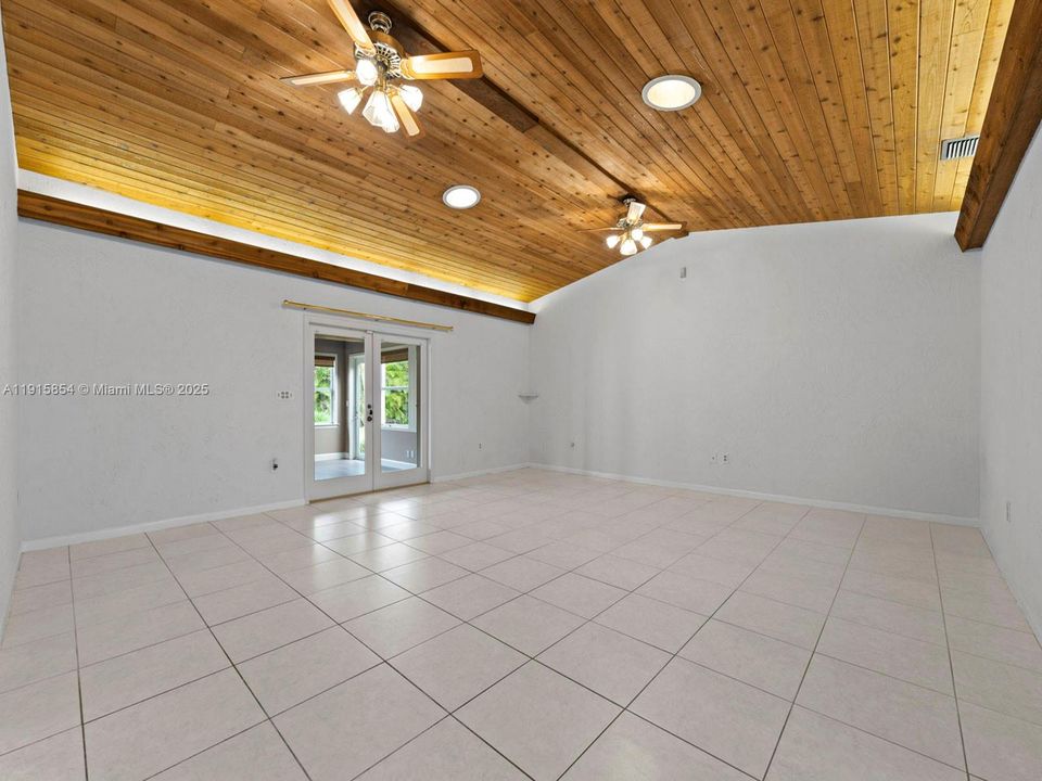 For Sale: $939,990 (3 beds, 2 baths, 2804 Square Feet)