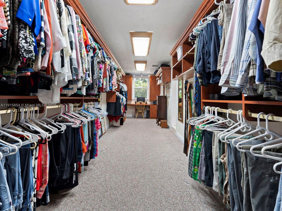 For Sale: $939,990 (3 beds, 2 baths, 2804 Square Feet)