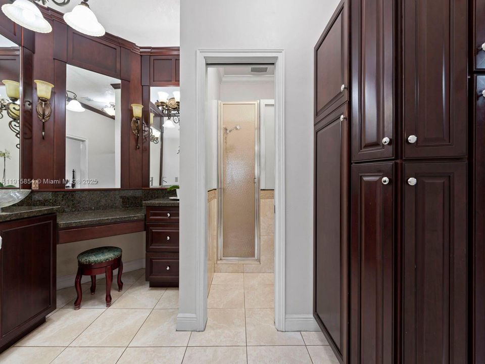 For Sale: $939,990 (3 beds, 2 baths, 2804 Square Feet)