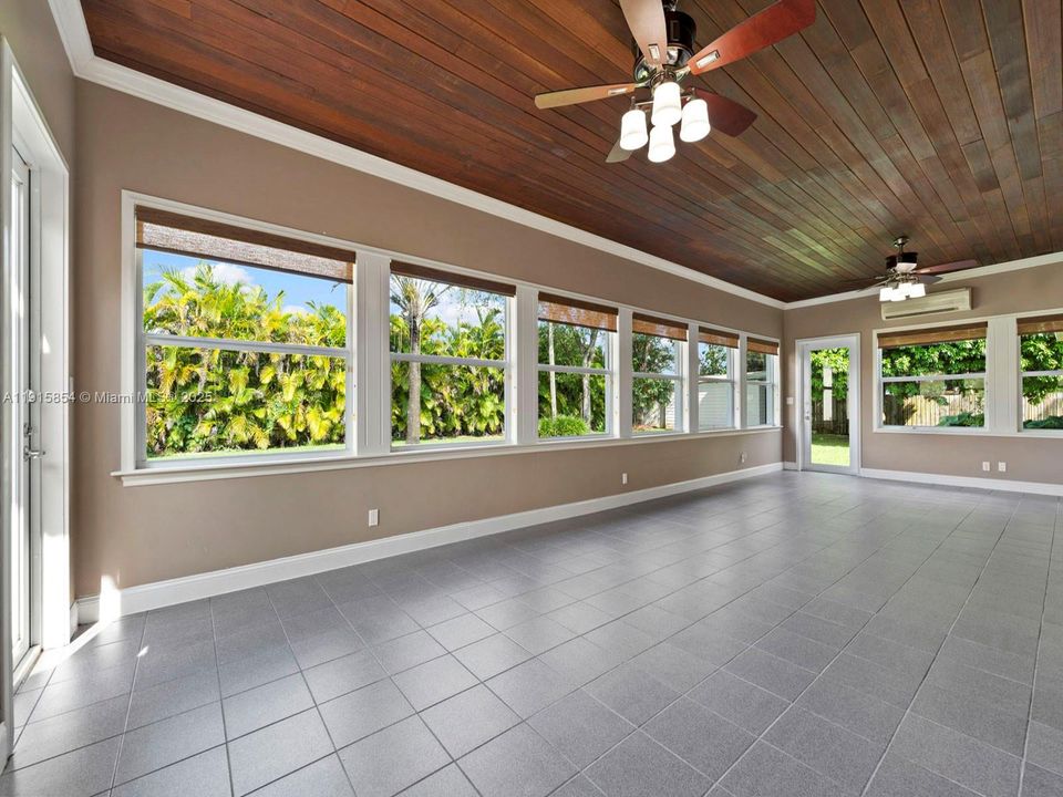 For Sale: $939,990 (3 beds, 2 baths, 2804 Square Feet)