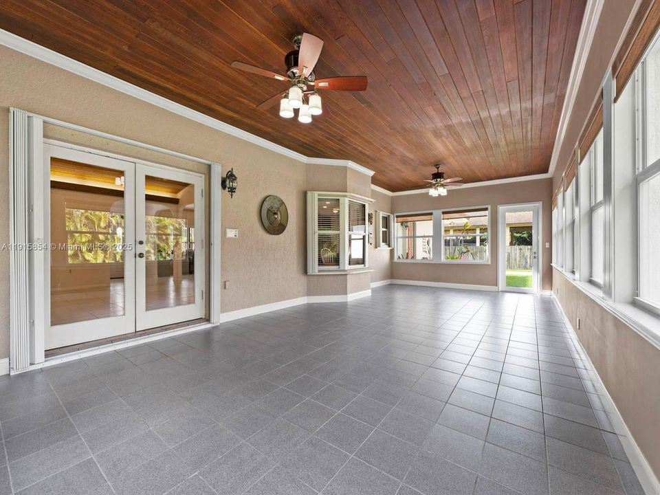 For Sale: $939,990 (3 beds, 2 baths, 2804 Square Feet)