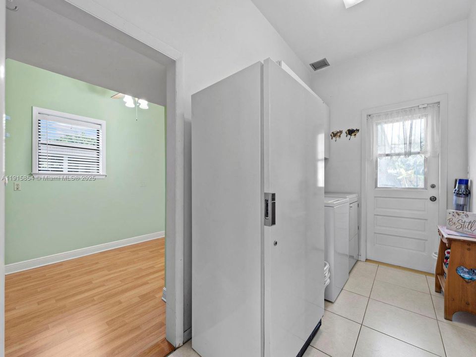 For Sale: $939,990 (3 beds, 2 baths, 2804 Square Feet)