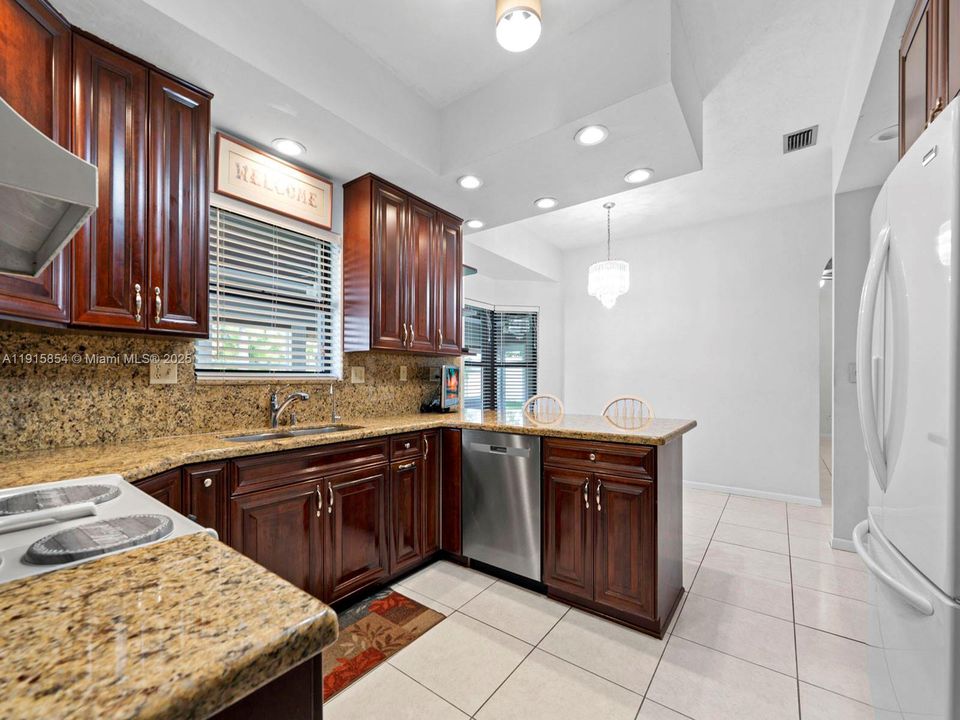 For Sale: $939,990 (3 beds, 2 baths, 2804 Square Feet)