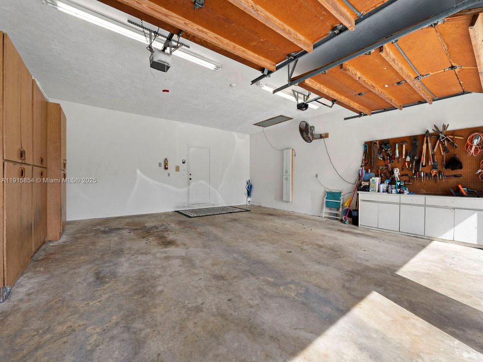 For Sale: $939,990 (3 beds, 2 baths, 2804 Square Feet)