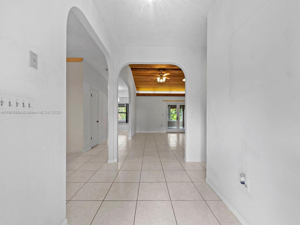 For Sale: $939,990 (3 beds, 2 baths, 2804 Square Feet)