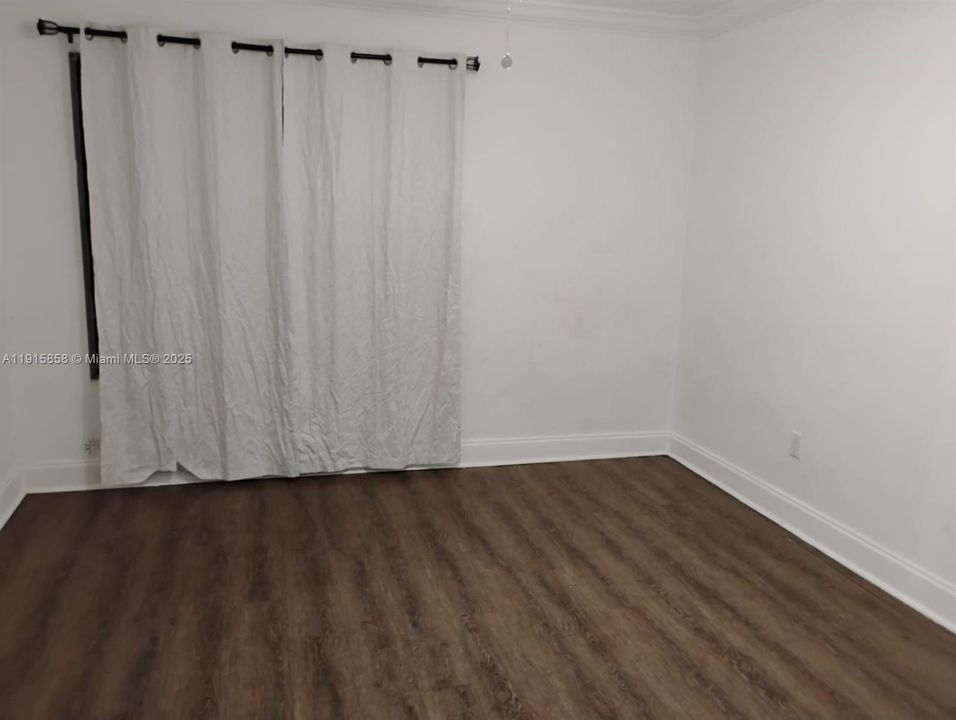 Active With Contract: $1,850 (2 beds, 2 baths, 1148 Square Feet)