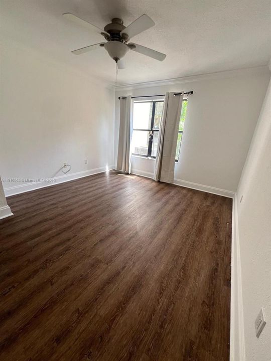 Active With Contract: $1,850 (2 beds, 2 baths, 1148 Square Feet)