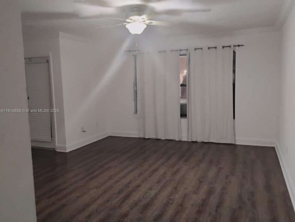 Active With Contract: $1,850 (2 beds, 2 baths, 1148 Square Feet)