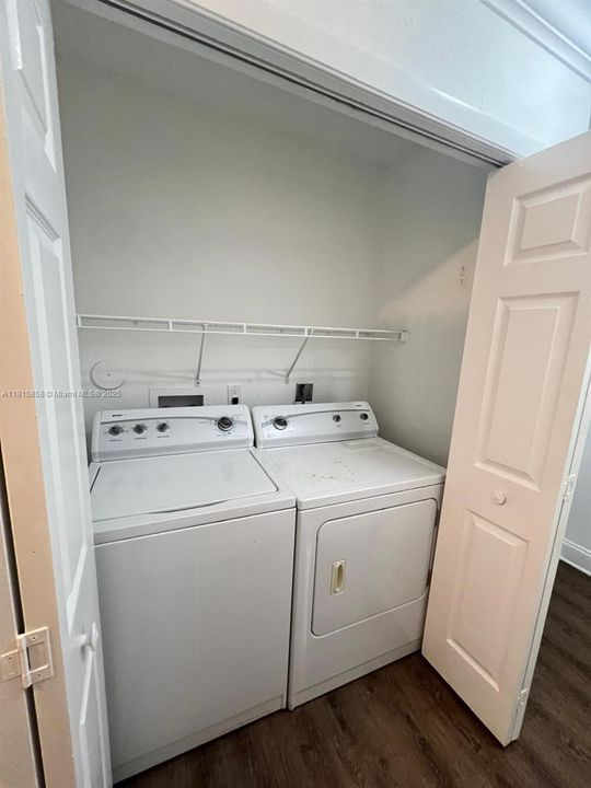 Active With Contract: $1,850 (2 beds, 2 baths, 1148 Square Feet)