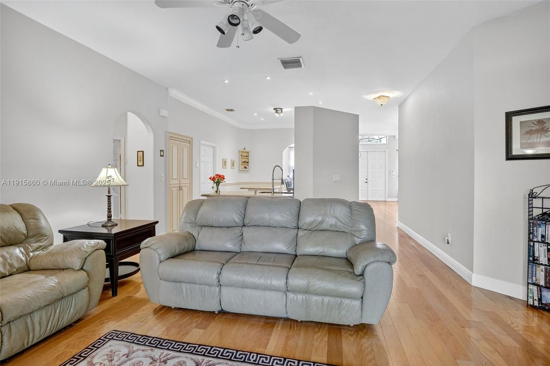 For Sale: $825,000 (4 beds, 2 baths, 2172 Square Feet)