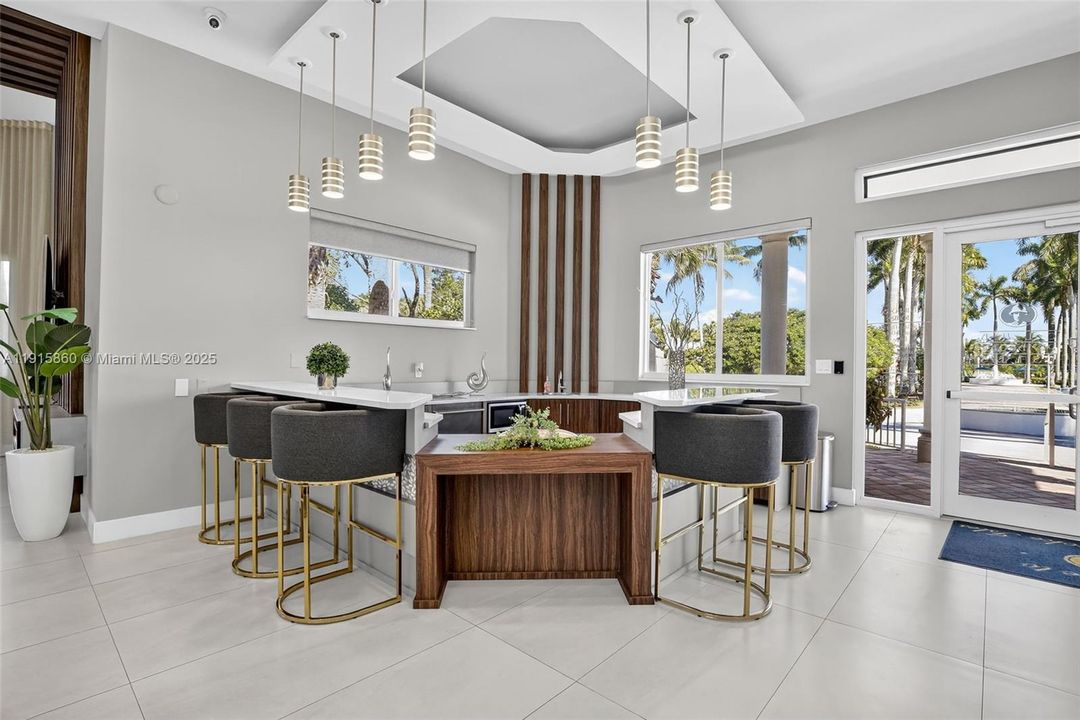 For Sale: $825,000 (4 beds, 2 baths, 2172 Square Feet)