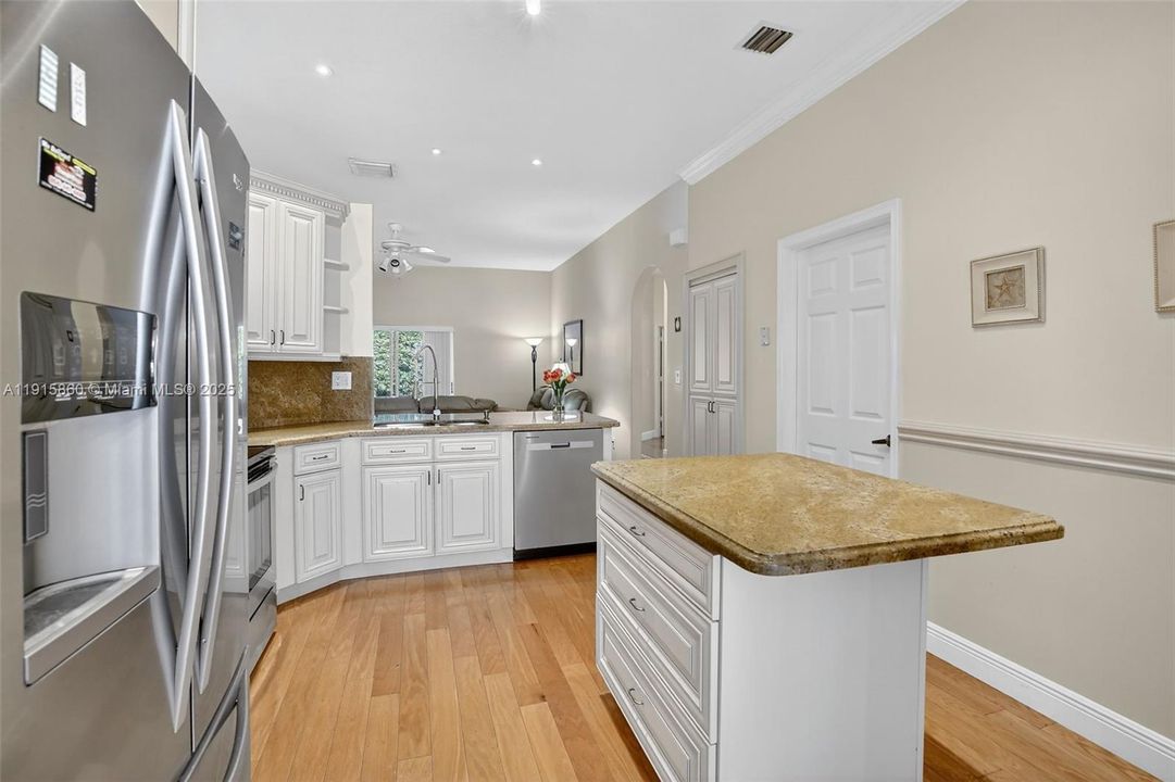 For Sale: $825,000 (4 beds, 2 baths, 2172 Square Feet)