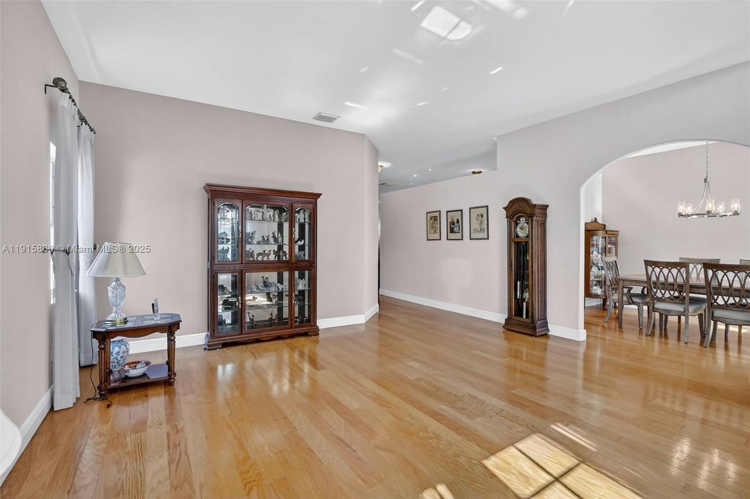 For Sale: $825,000 (4 beds, 2 baths, 2172 Square Feet)