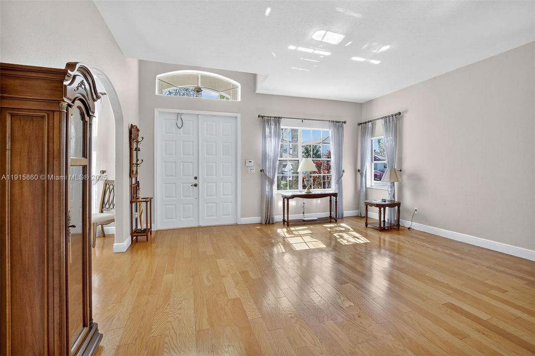 For Sale: $825,000 (4 beds, 2 baths, 2172 Square Feet)