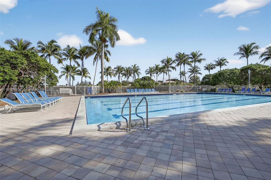 For Sale: $825,000 (4 beds, 2 baths, 2172 Square Feet)