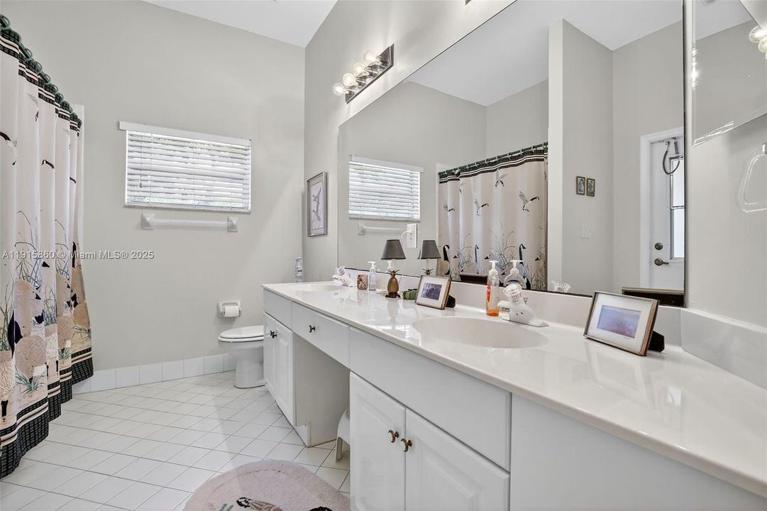 For Sale: $825,000 (4 beds, 2 baths, 2172 Square Feet)