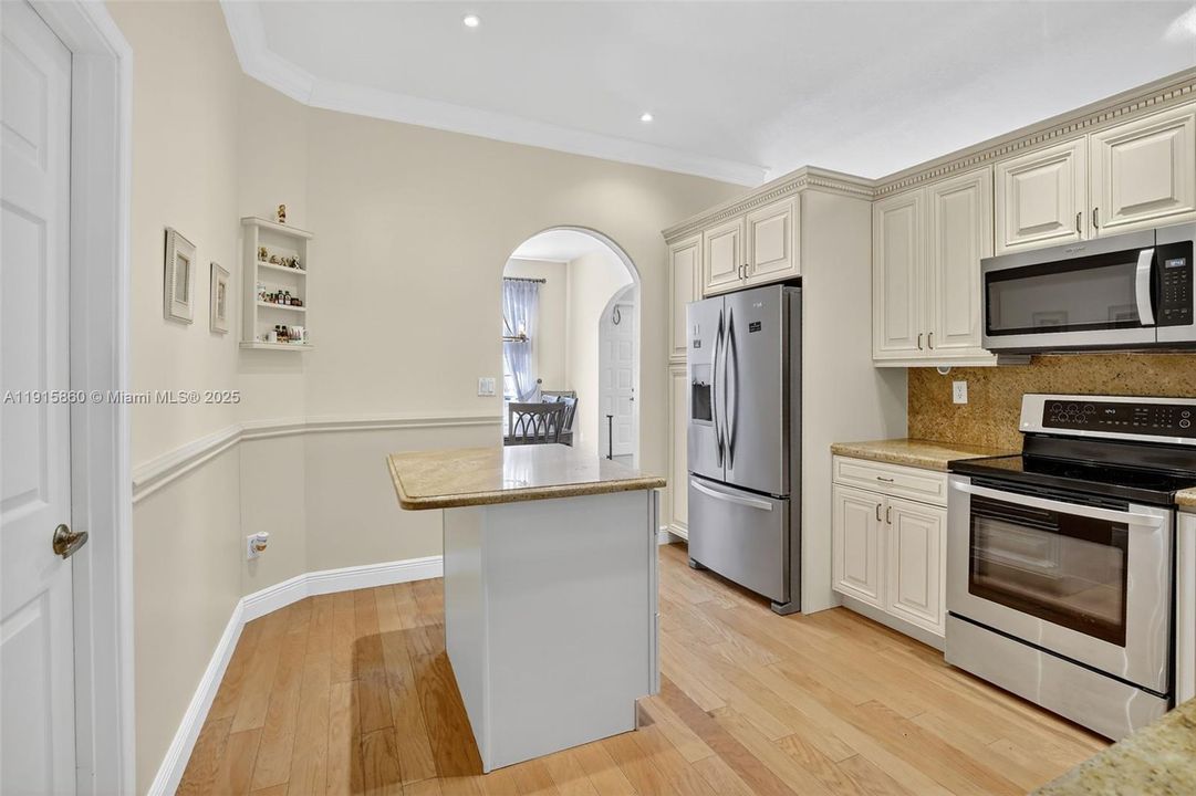 For Sale: $825,000 (4 beds, 2 baths, 2172 Square Feet)