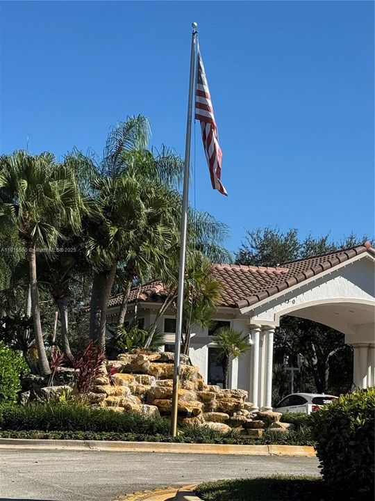 Pembroke Isles Entrance