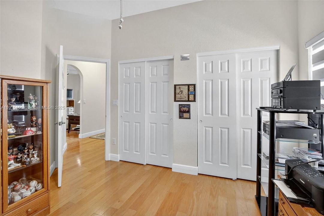 For Sale: $825,000 (4 beds, 2 baths, 2172 Square Feet)