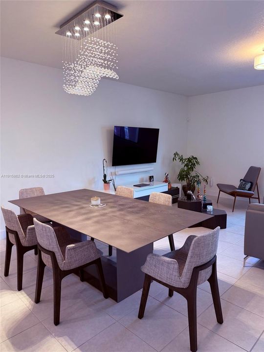 En Venta: $720,000 (3 camas, 2 baños, 1604 Pies cuadrados)