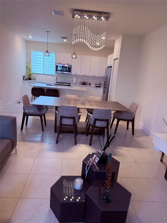 En Venta: $720,000 (3 camas, 2 baños, 1604 Pies cuadrados)