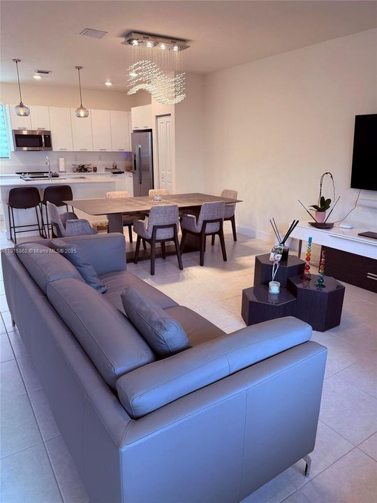 En Venta: $720,000 (3 camas, 2 baños, 1604 Pies cuadrados)