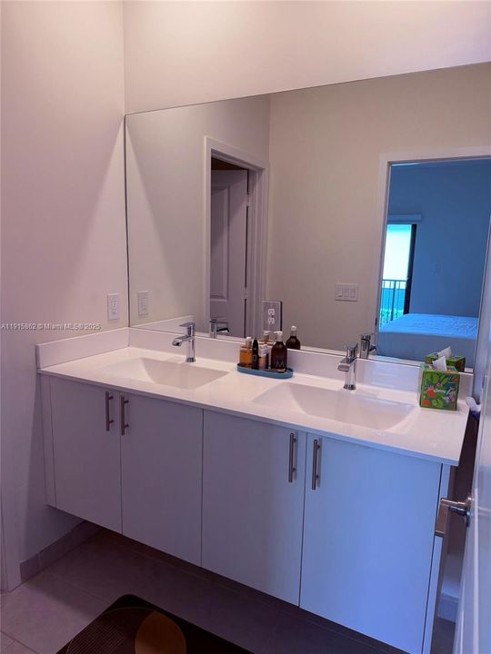 En Venta: $720,000 (3 camas, 2 baños, 1604 Pies cuadrados)