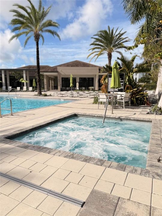 En Venta: $720,000 (3 camas, 2 baños, 1604 Pies cuadrados)