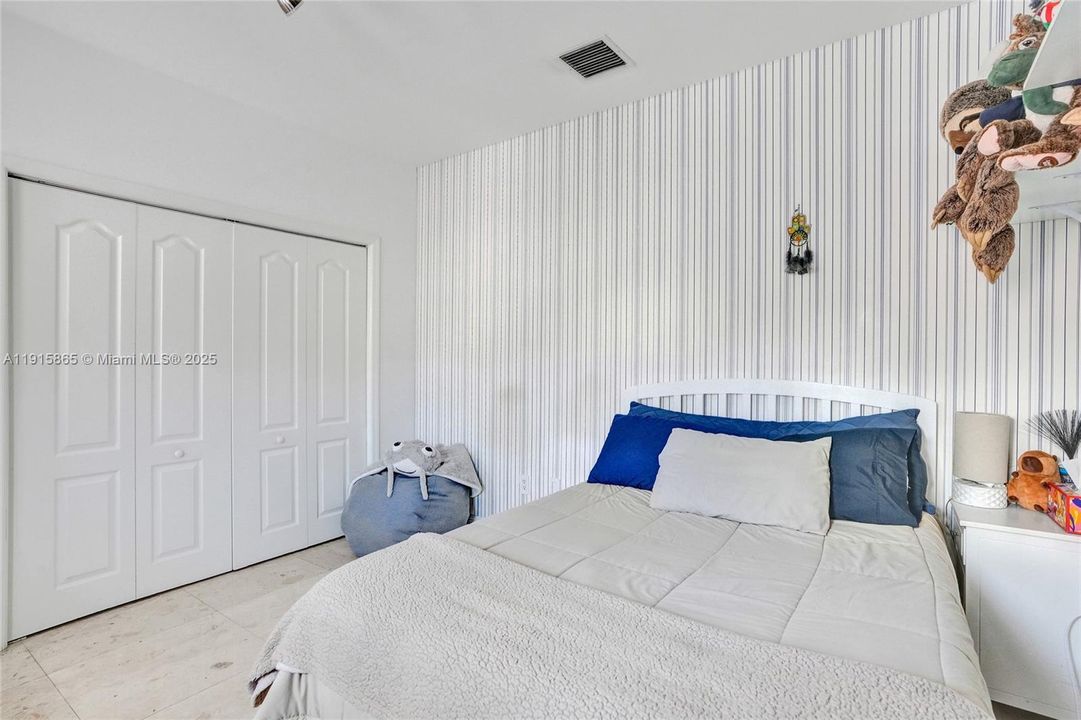 En Venta: $930,000 (3 camas, 2 baños, 2000 Pies cuadrados)