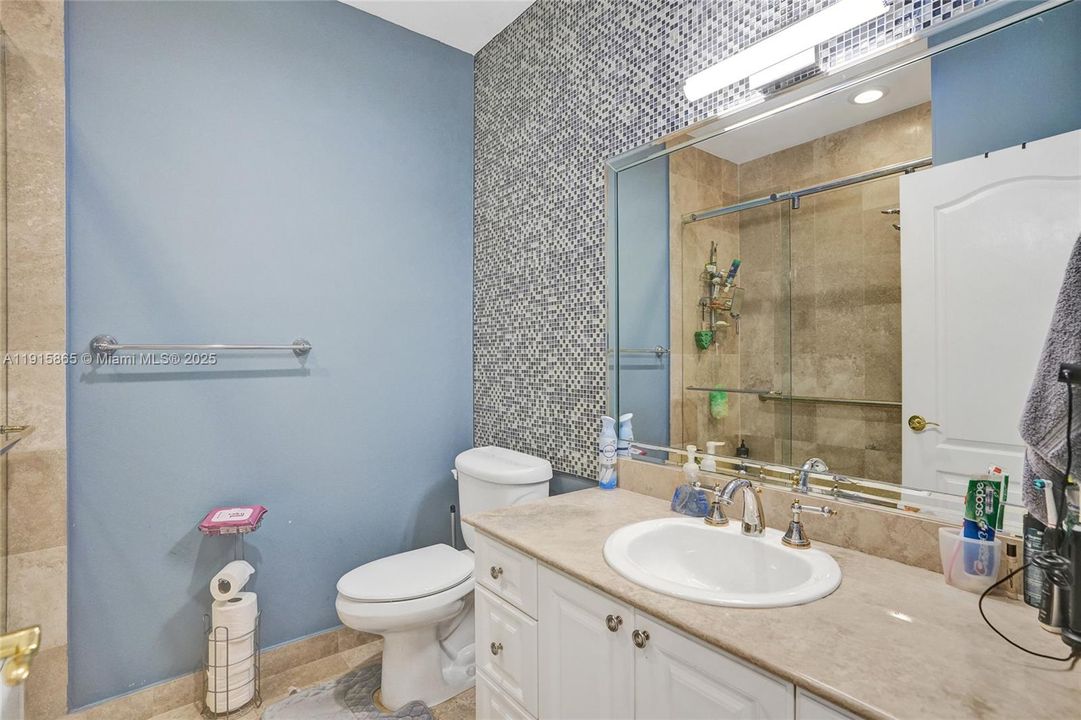 En Venta: $930,000 (3 camas, 2 baños, 2000 Pies cuadrados)