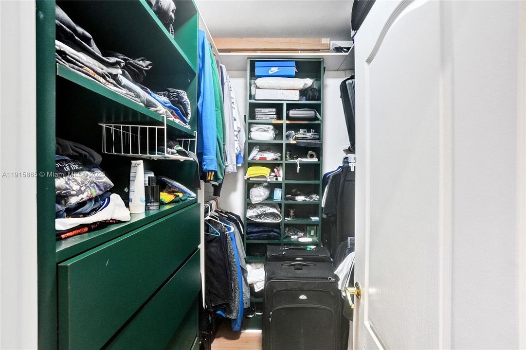 En Venta: $930,000 (3 camas, 2 baños, 2000 Pies cuadrados)