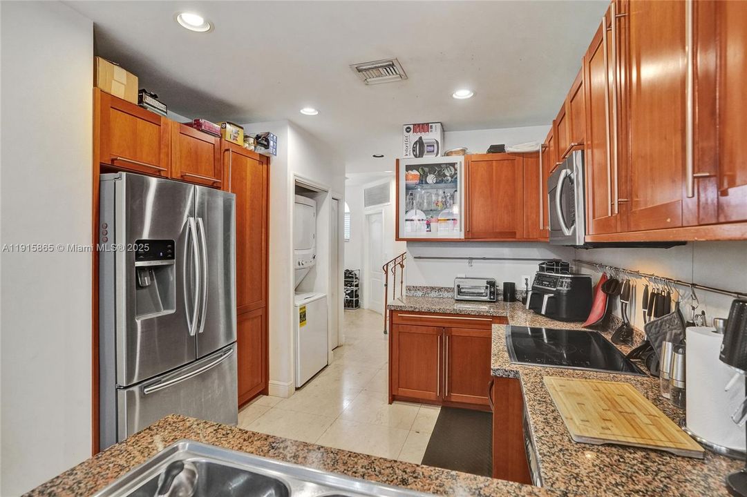 En Venta: $930,000 (3 camas, 2 baños, 2000 Pies cuadrados)