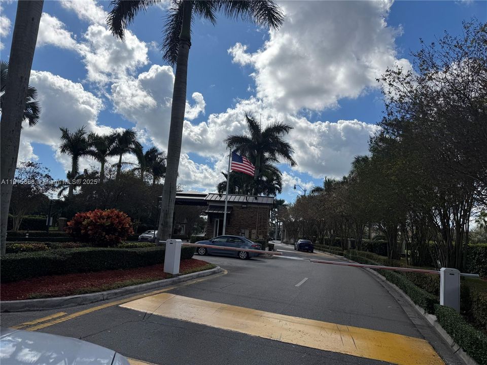 En Venta: $334,900 (2 camas, 2 baños, 1258 Pies cuadrados)