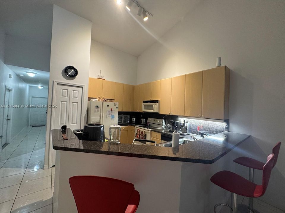 En Venta: $334,900 (2 camas, 2 baños, 1258 Pies cuadrados)