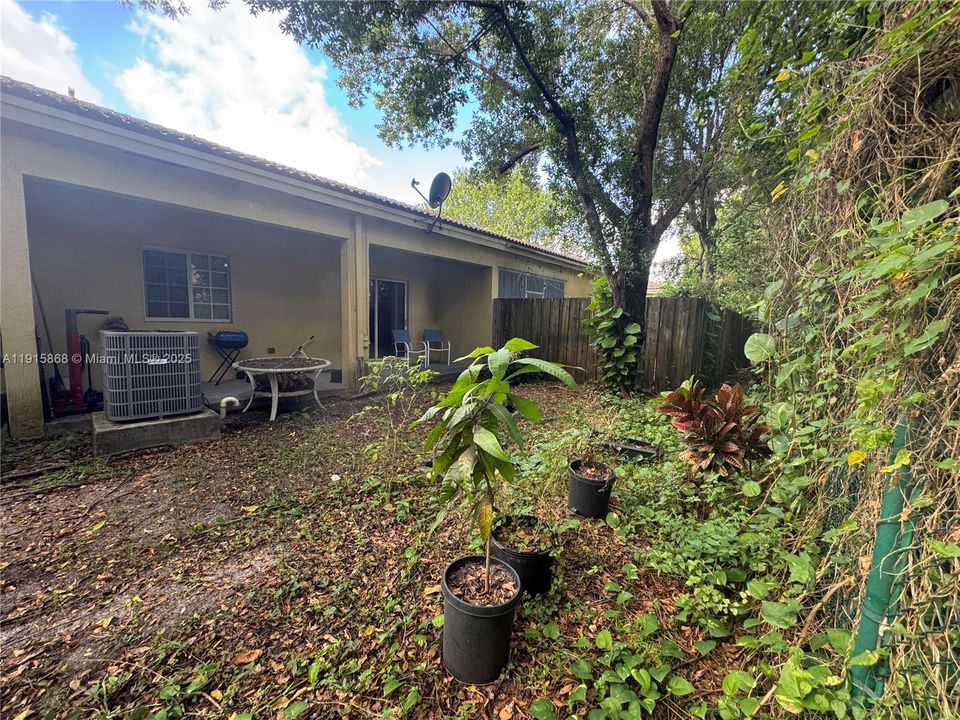 En Venta: $334,900 (2 camas, 2 baños, 1258 Pies cuadrados)