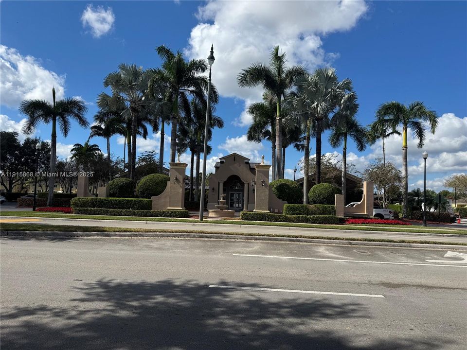 En Venta: $334,900 (2 camas, 2 baños, 1258 Pies cuadrados)