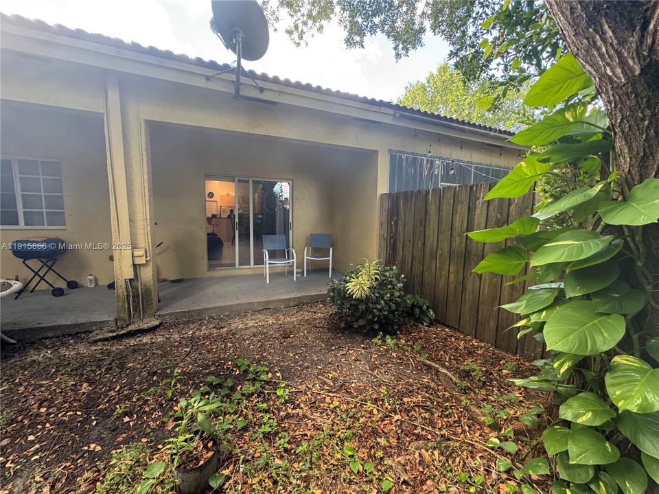 En Venta: $334,900 (2 camas, 2 baños, 1258 Pies cuadrados)