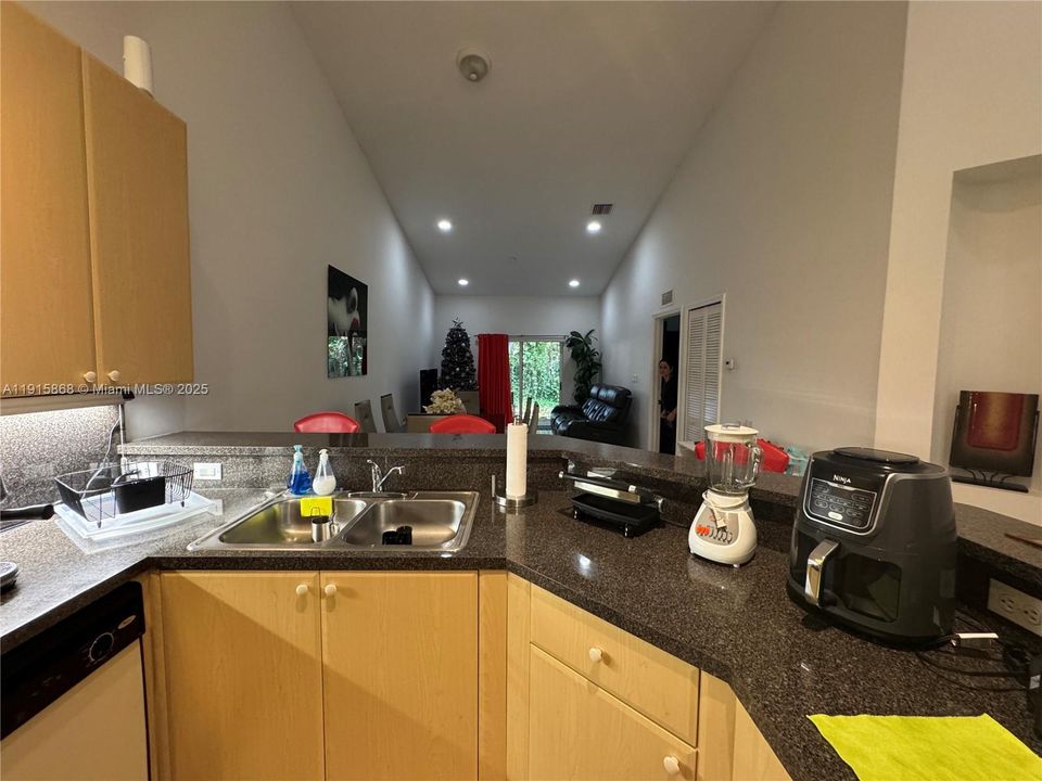 En Venta: $334,900 (2 camas, 2 baños, 1258 Pies cuadrados)