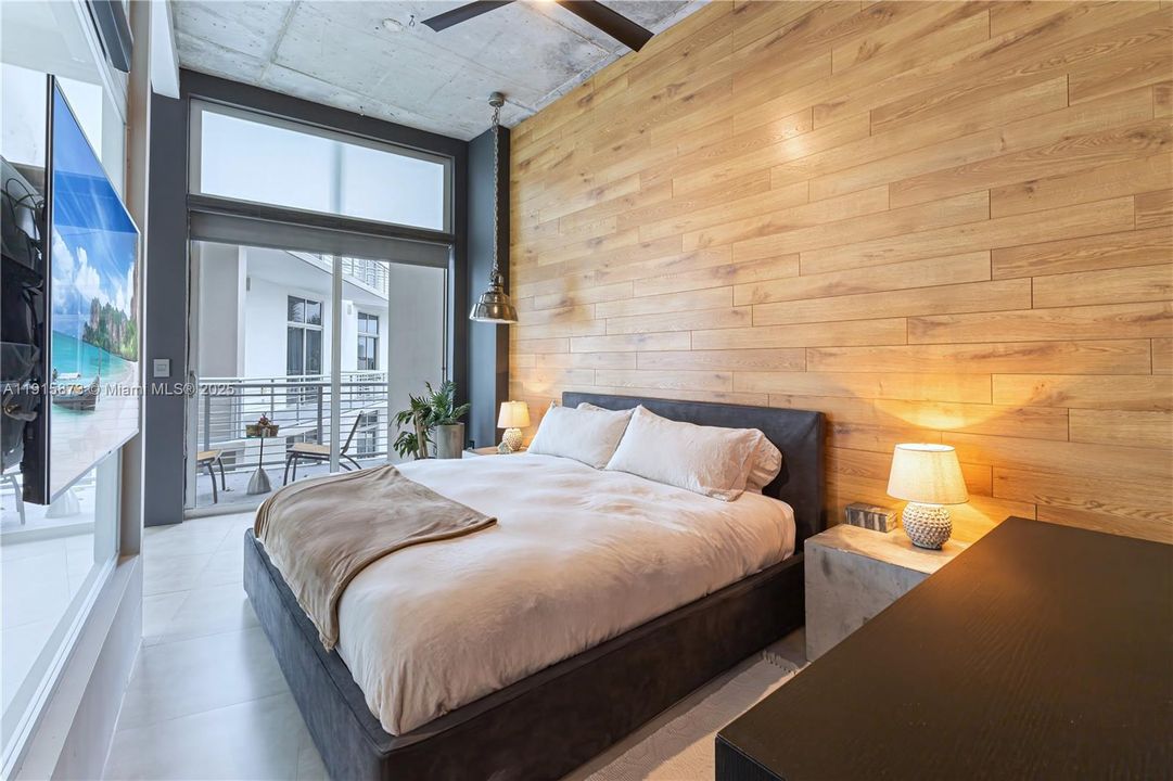 待售: $590,000 (1 贝兹, 1 浴室, 802 平方英尺)