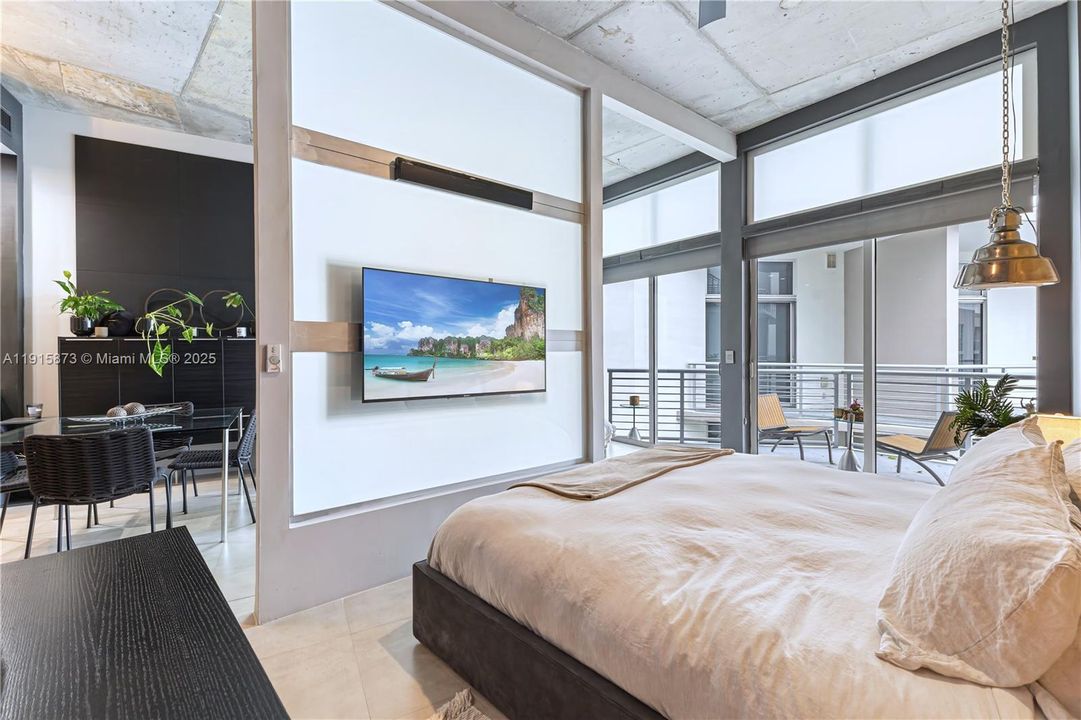 待售: $590,000 (1 贝兹, 1 浴室, 802 平方英尺)